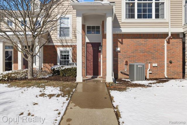 28263 Oakmonte Circle, Lyon Charter Township, MI 48165