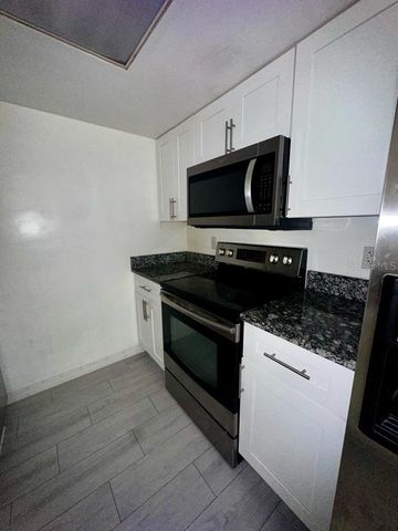 922 LAKE DESTINY ROAD C, Altamonte Springs, FL 32714