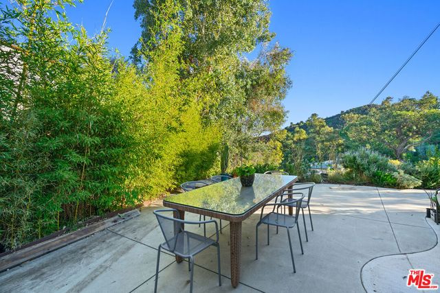 20784 Medley Lane, Topanga, CA 90290