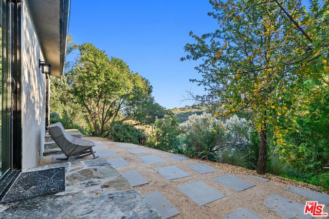 20784 Medley Lane, Topanga, CA 90290