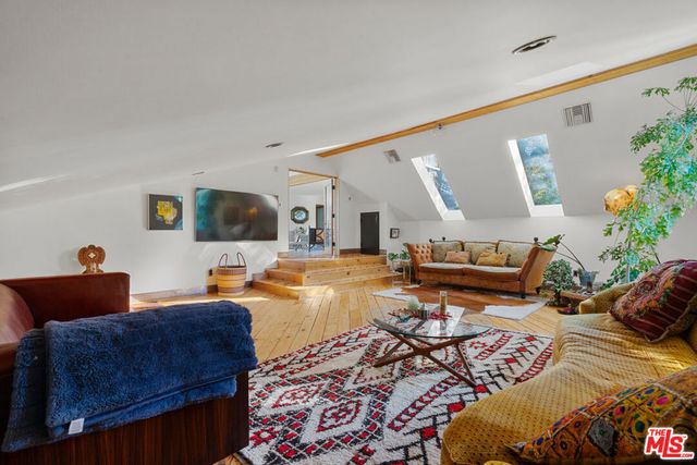 20784 Medley Lane, Topanga, CA 90290