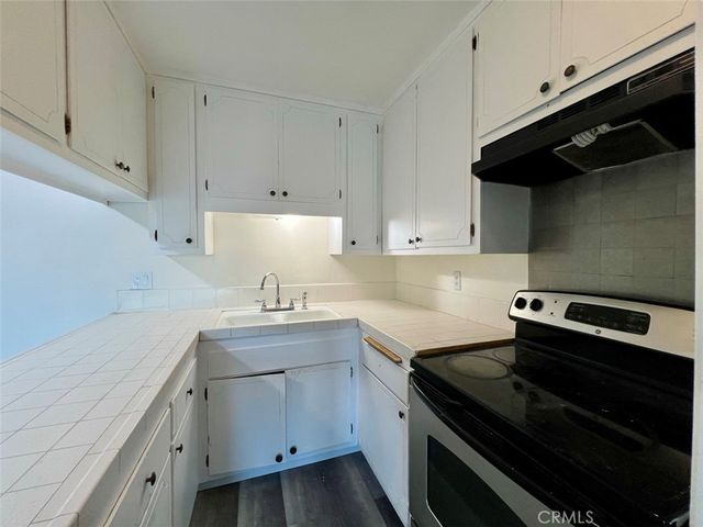 406 W Regent 13, Inglewood, CA 90301