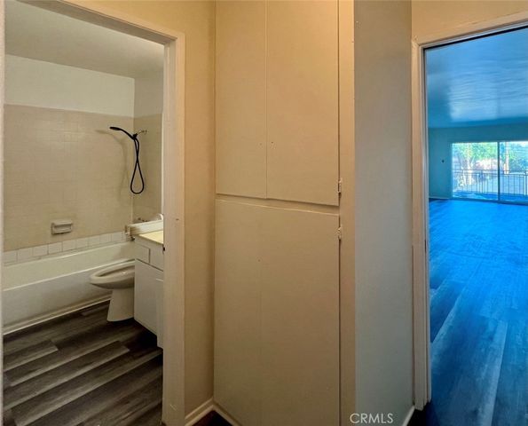 406 W Regent 13, Inglewood, CA 90301