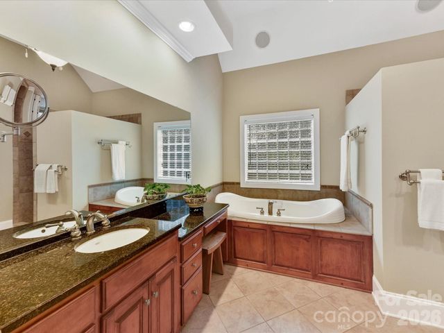 11615 Hidden Forest Lane, Davidson, NC 28036