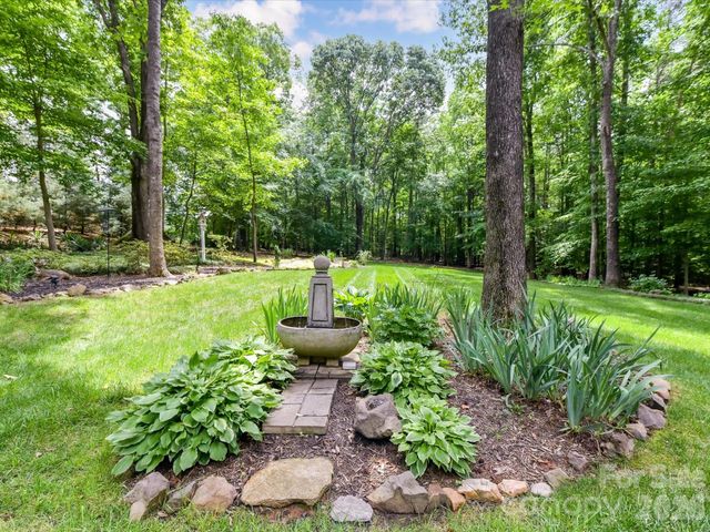 11615 Hidden Forest Lane, Davidson, NC 28036