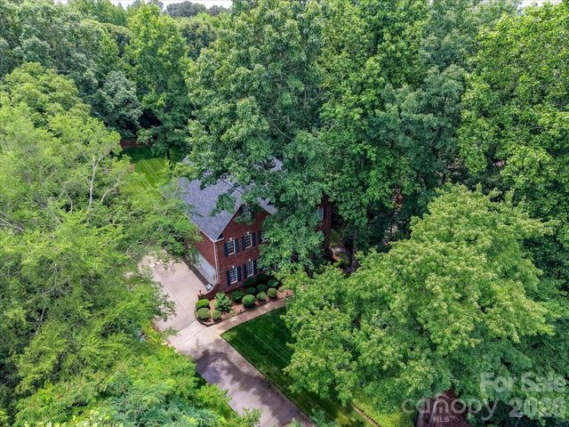 11615 Hidden Forest Lane, Davidson, NC 28036