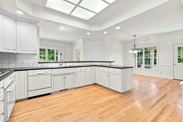 24 Ridge Rd, Hampden, MA 01036