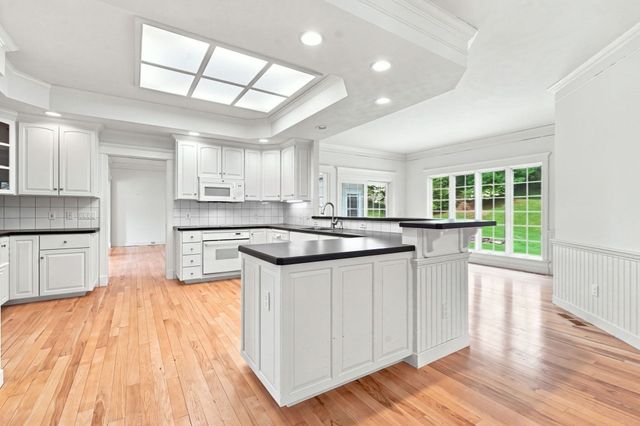 24 Ridge Rd, Hampden, MA 01036