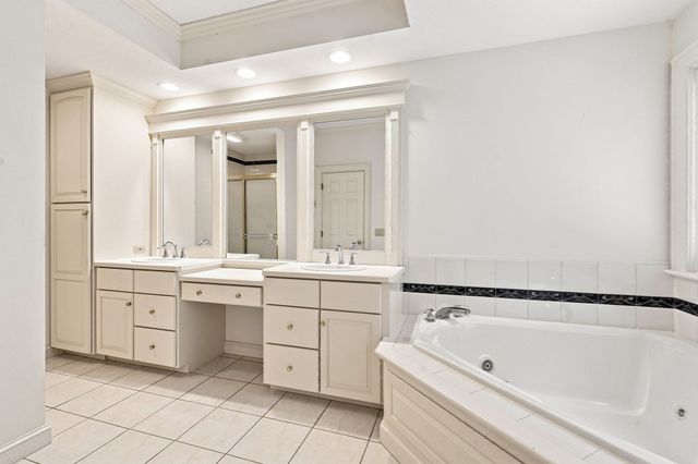 24 Ridge Rd, Hampden, MA 01036