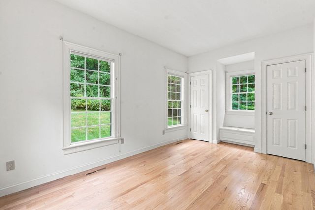 24 Ridge Rd, Hampden, MA 01036