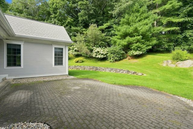 24 Ridge Rd, Hampden, MA 01036
