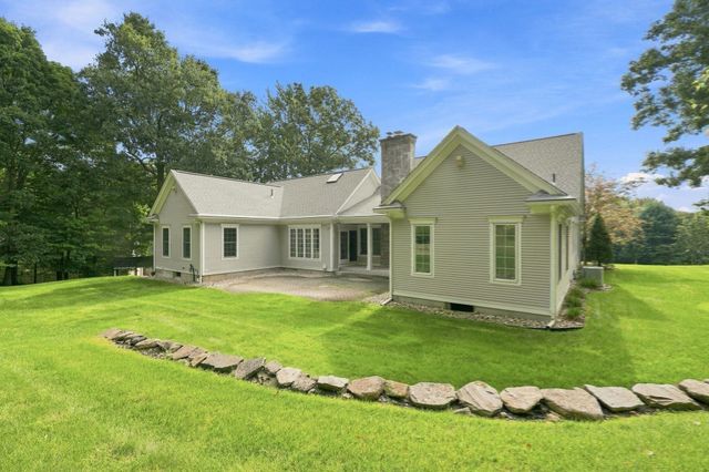 24 Ridge Rd, Hampden, MA 01036