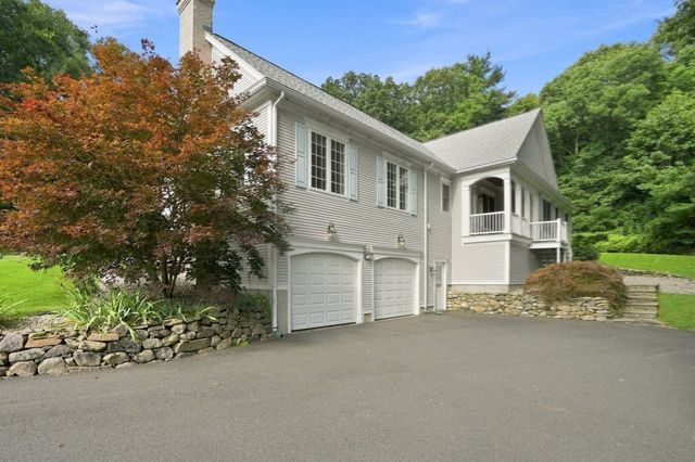 24 Ridge Rd, Hampden, MA 01036