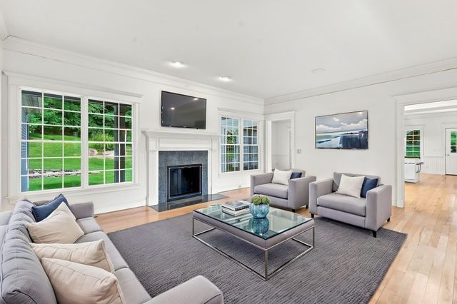 24 Ridge Rd, Hampden, MA 01036