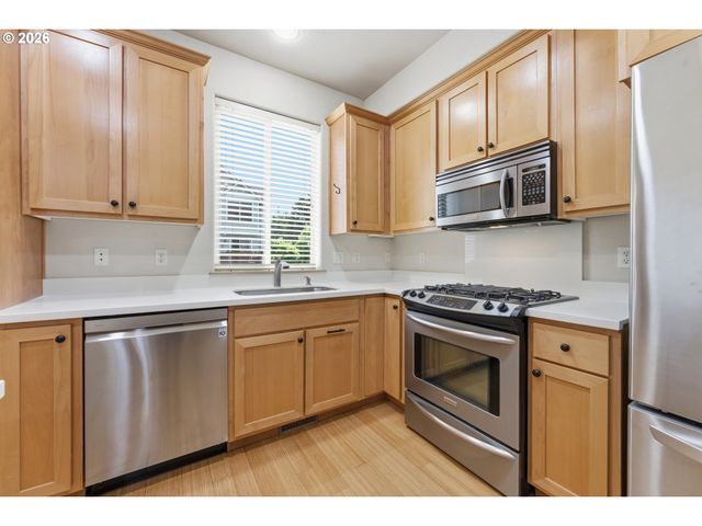 1906 Ne 48TH Way, Hillsboro, OR 97124