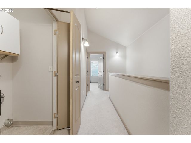 1906 Ne 48TH Way, Hillsboro, OR 97124