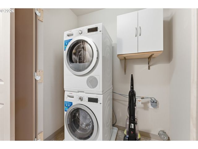 1906 Ne 48TH Way, Hillsboro, OR 97124