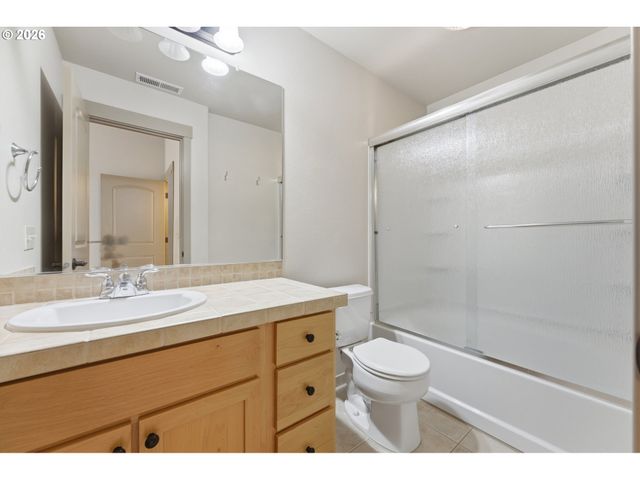 1906 Ne 48TH Way, Hillsboro, OR 97124