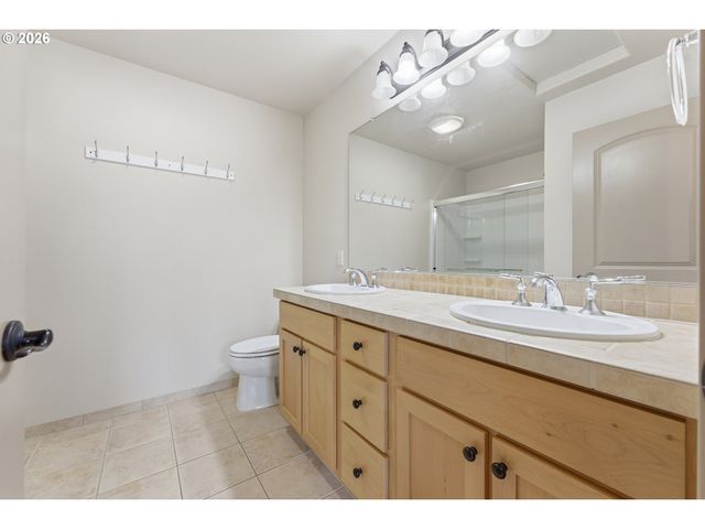1906 Ne 48TH Way, Hillsboro, OR 97124