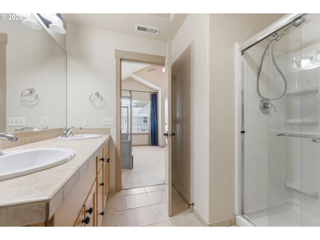 1906 Ne 48TH Way, Hillsboro, OR 97124