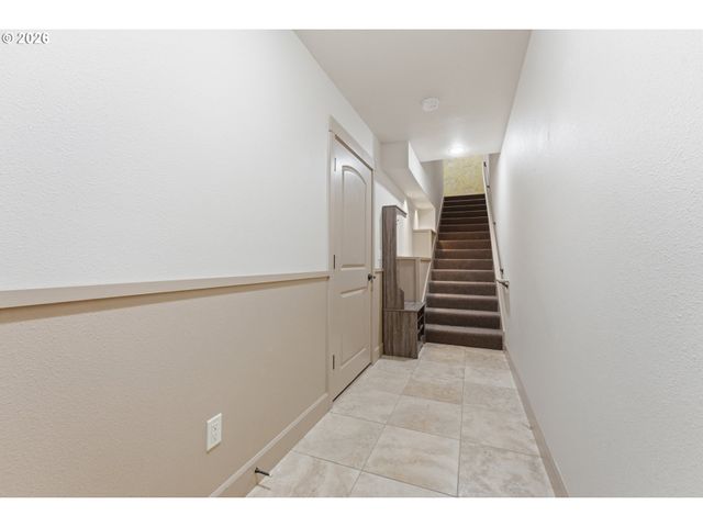 1906 Ne 48TH Way, Hillsboro, OR 97124
