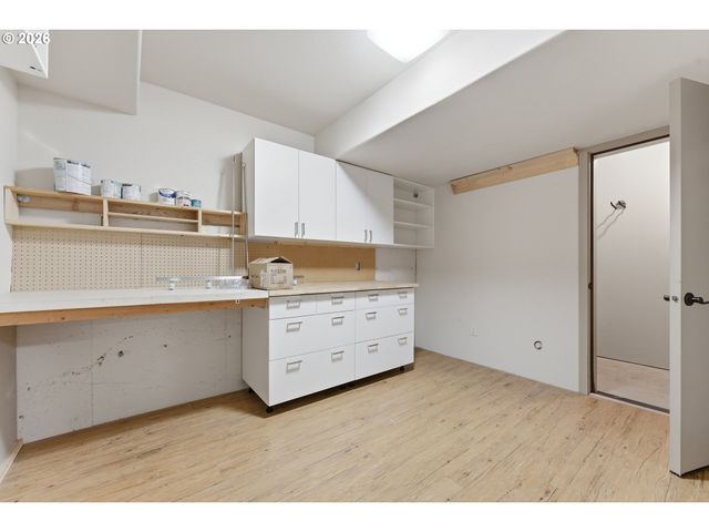 1906 Ne 48TH Way, Hillsboro, OR 97124