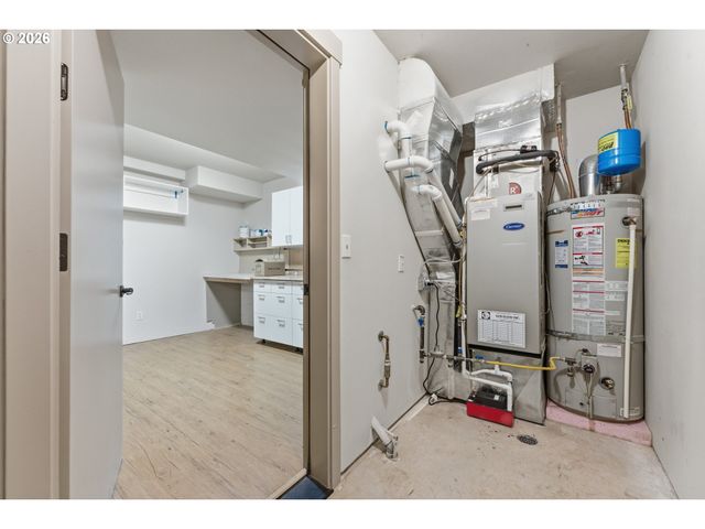 1906 Ne 48TH Way, Hillsboro, OR 97124