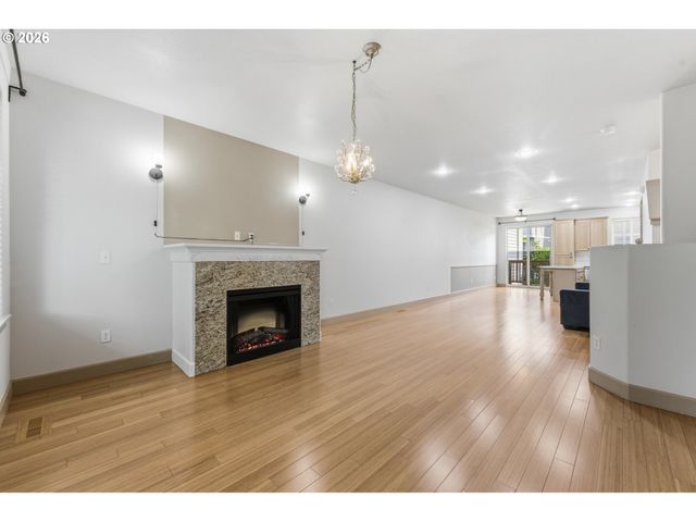 1906 Ne 48TH Way, Hillsboro, OR 97124