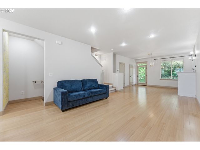 1906 Ne 48TH Way, Hillsboro, OR 97124
