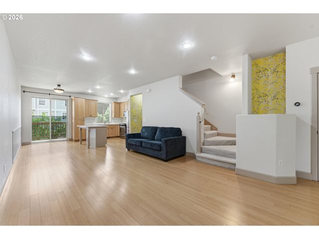 1906 Ne 48TH Way, Hillsboro, OR 97124