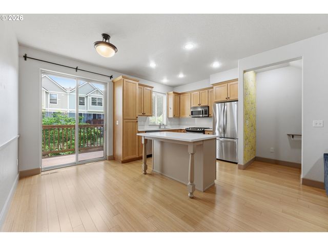 1906 Ne 48TH Way, Hillsboro, OR 97124