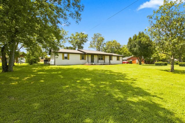 1261 Harrison Rd, Murfreesboro, TN 37128