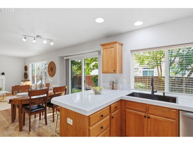 2174 Ne 13TH Ave, Hillsboro, OR 97124