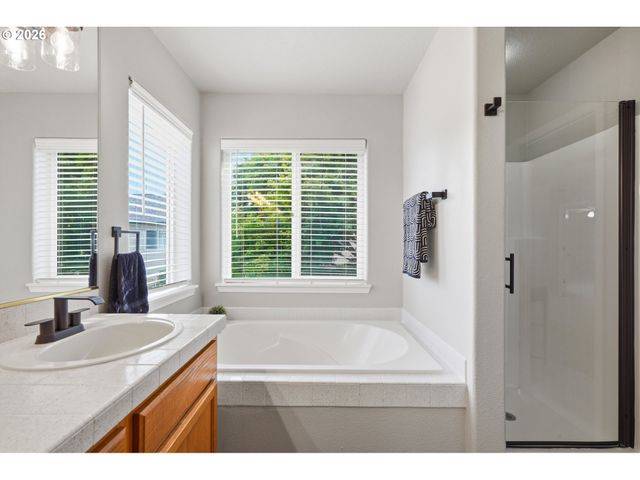 2174 Ne 13TH Ave, Hillsboro, OR 97124