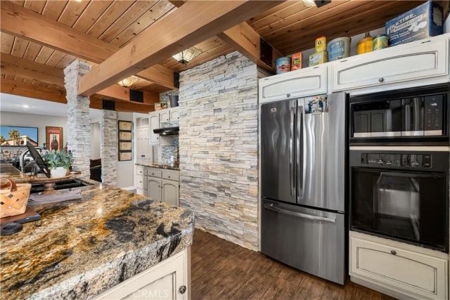 1107 Sandhurst Lane, La Verne, CA 91750