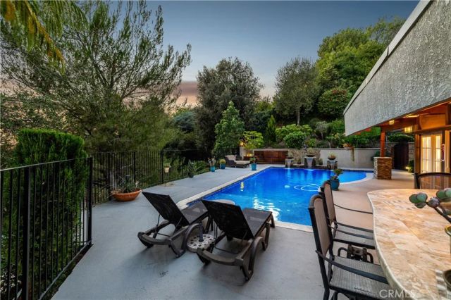 1107 Sandhurst Lane, La Verne, CA 91750