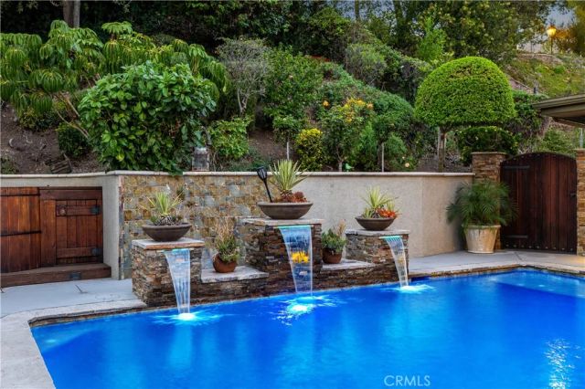 1107 Sandhurst Lane, La Verne, CA 91750