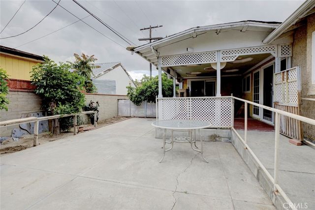 7920 Riverton Avenue, Sun Valley, CA 91352