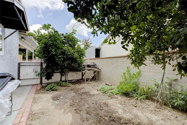 7920 Riverton Avenue, Sun Valley, CA 91352