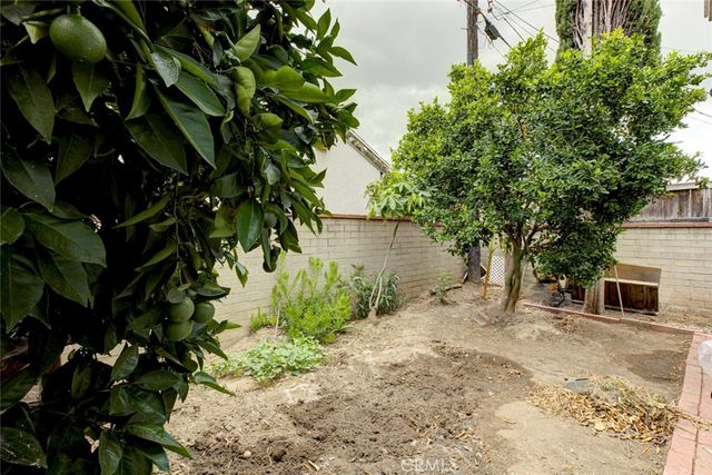 7920 Riverton Avenue, Sun Valley, CA 91352