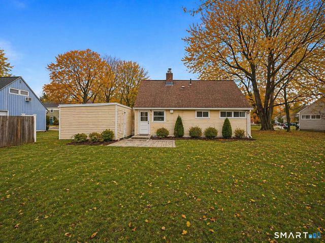 69 Seaver Circle, Bridgeport, CT 06606