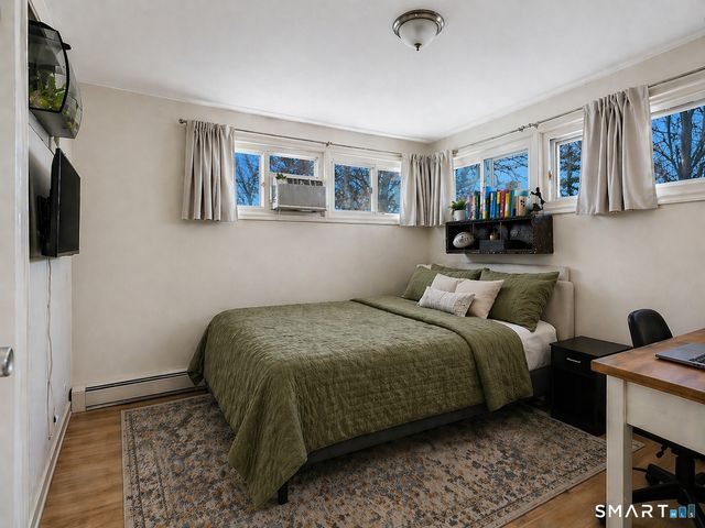 69 Seaver Circle, Bridgeport, CT 06606