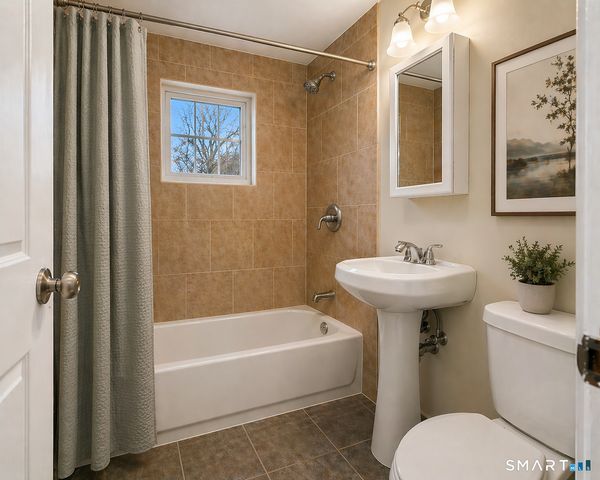 69 Seaver Circle, Bridgeport, CT 06606