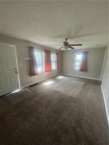 4221 Spruce Avenue, Kansas City, MO 64130