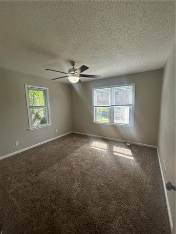 4221 Spruce Avenue, Kansas City, MO 64130