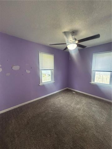 4221 Spruce Avenue, Kansas City, MO 64130