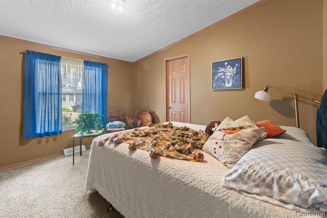 327 Basket Branch, Oxford, MI 48371