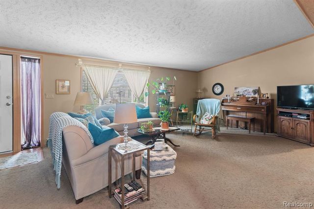 327 Basket Branch, Oxford, MI 48371