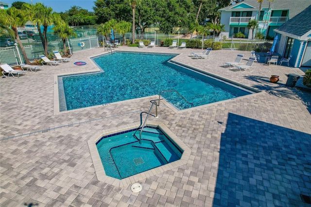 455 ALT 19 S 12, Palm Harbor, FL 34683