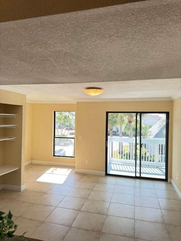 455 ALT 19 S 12, Palm Harbor, FL 34683